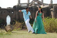 Thadaiyara Thaakka Movie Stills